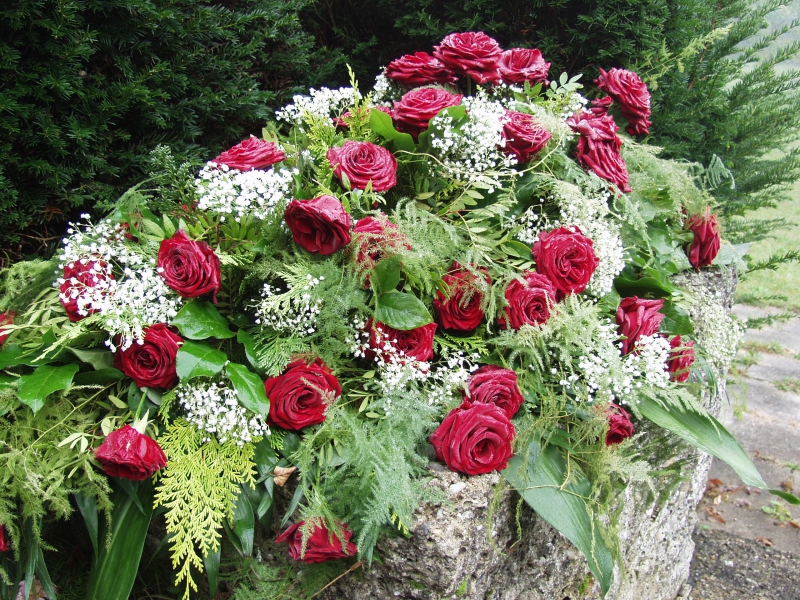 funeraire-OLLIERES-min_roses-61203